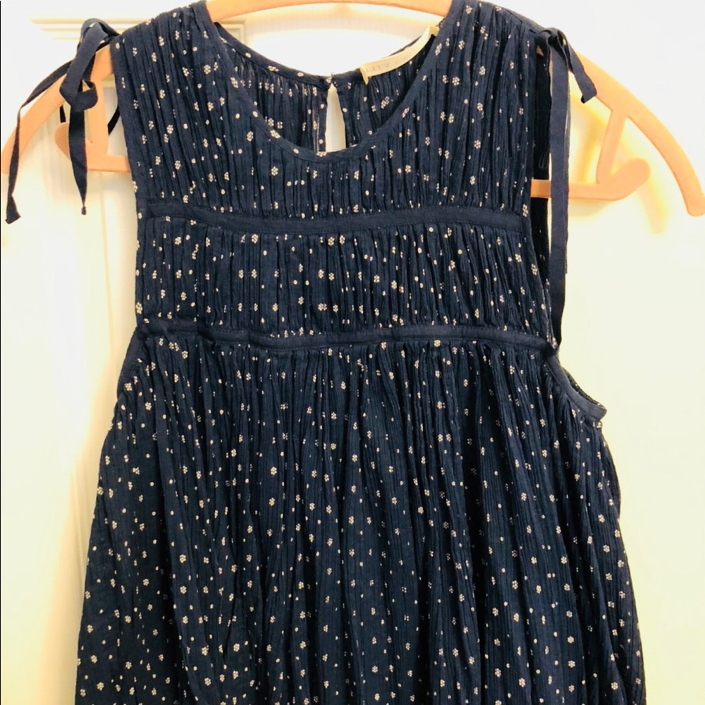 Cute sleeveless top